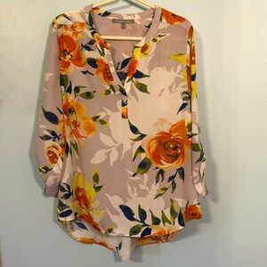 Blouse with flower design